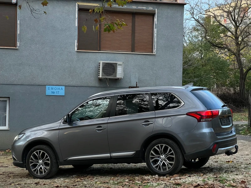 Mitsubishi Outlander, снимка 8 - Автомобили и джипове - 52383259