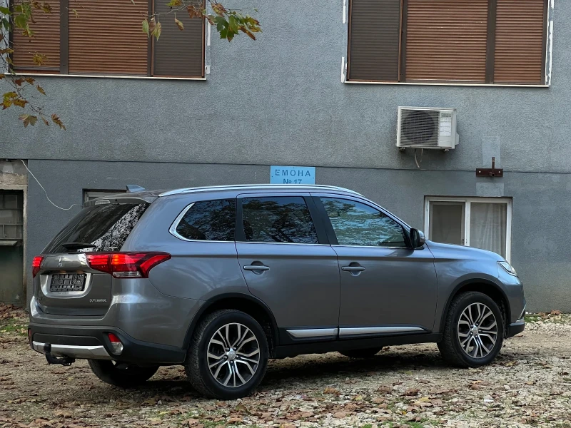 Mitsubishi Outlander, снимка 6 - Автомобили и джипове - 52383259