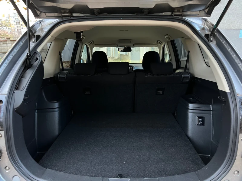 Mitsubishi Outlander, снимка 14 - Автомобили и джипове - 52383259