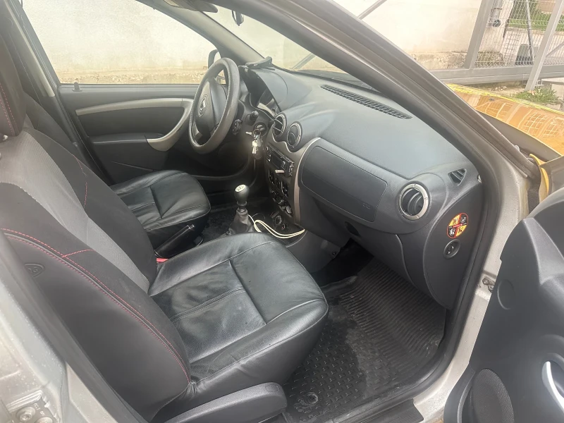 Dacia Duster, снимка 7 - Автомобили и джипове - 52511118
