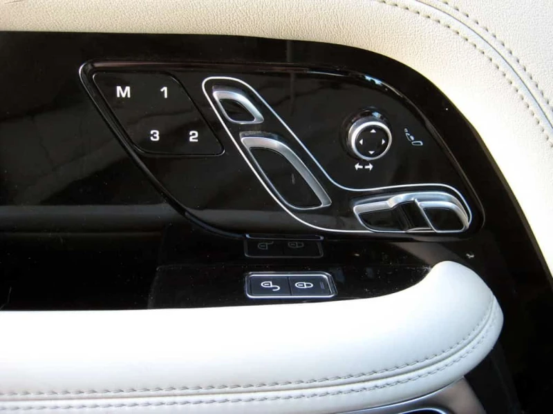 Land Rover Range rover * TD6 DIESEL+ CARFAX CLEAN+ FULL DEALER SERVICE * , снимка 17 - Автомобили и джипове - 53528613