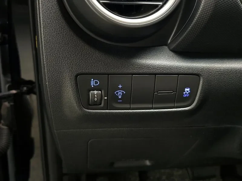 Hyundai Kona 1.6T, снимка 13 - Автомобили и джипове - 54257082