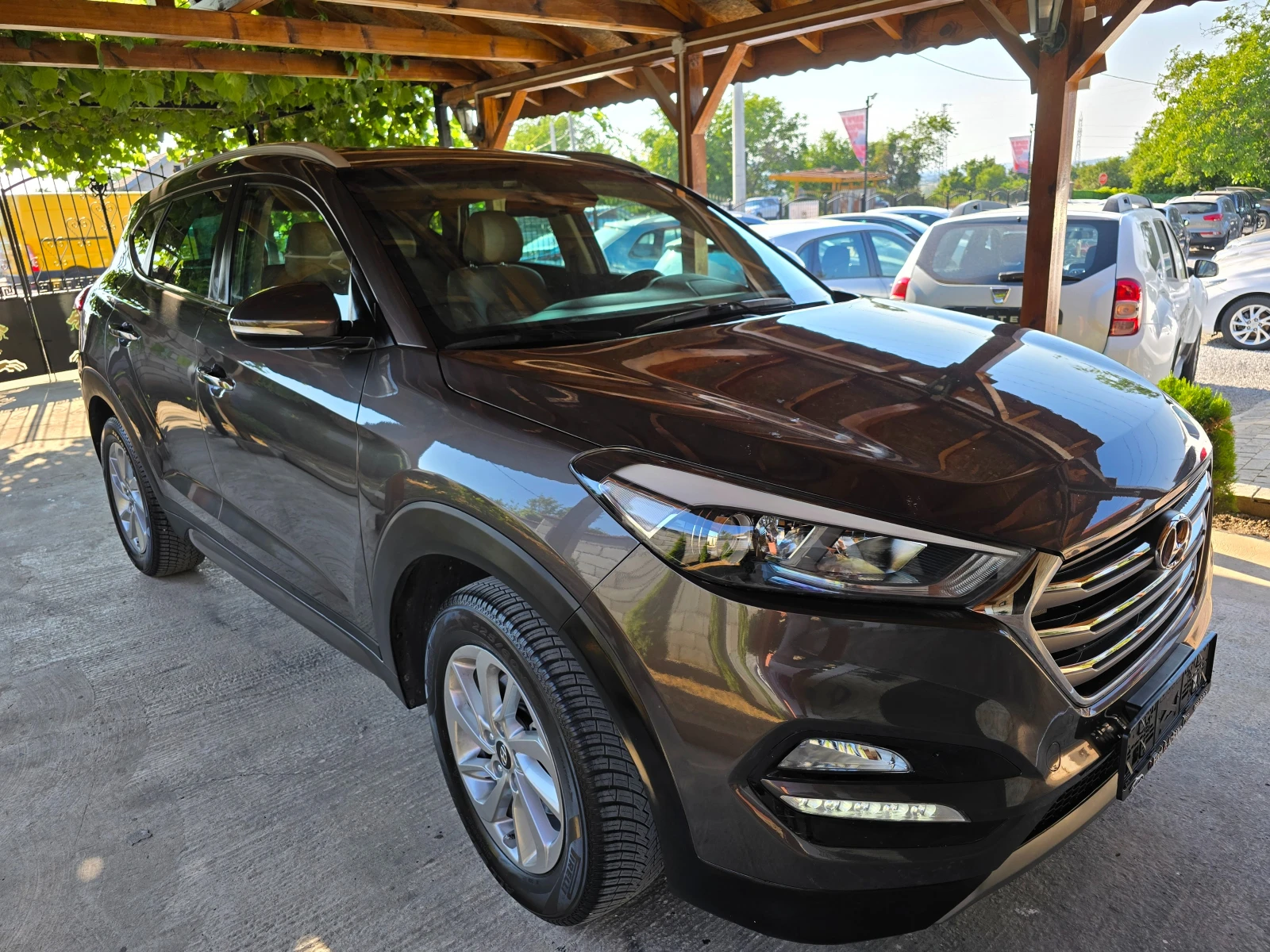 Hyundai Tucson 1.7GRDI-ЕВРО 6В-АВТОМАТИК-НАВИГАЦИЯ-KEYLESS-GO - изображение 8