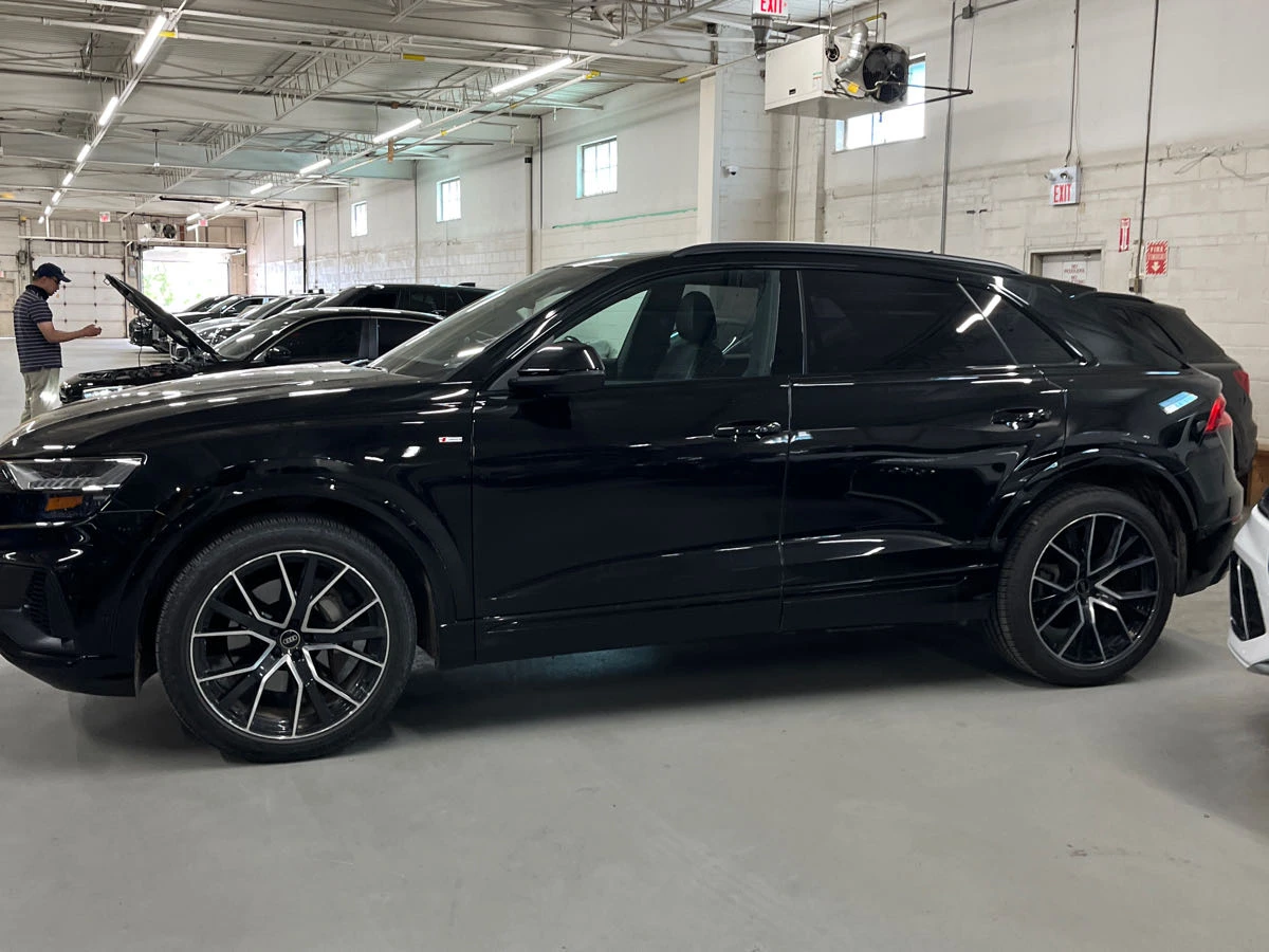 Audi Q8 * CARFAX * АВТО КРЕДИТ * ЦЕНА ДО БГ! - изображение 3