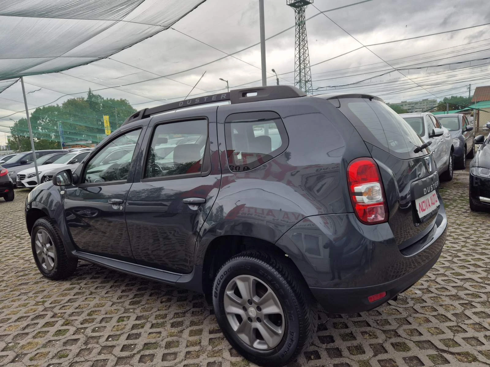 Dacia Duster 1.6i-FACE LIFT-177.000км-СУПЕР СЪСТОЯНИЕ - изображение 2