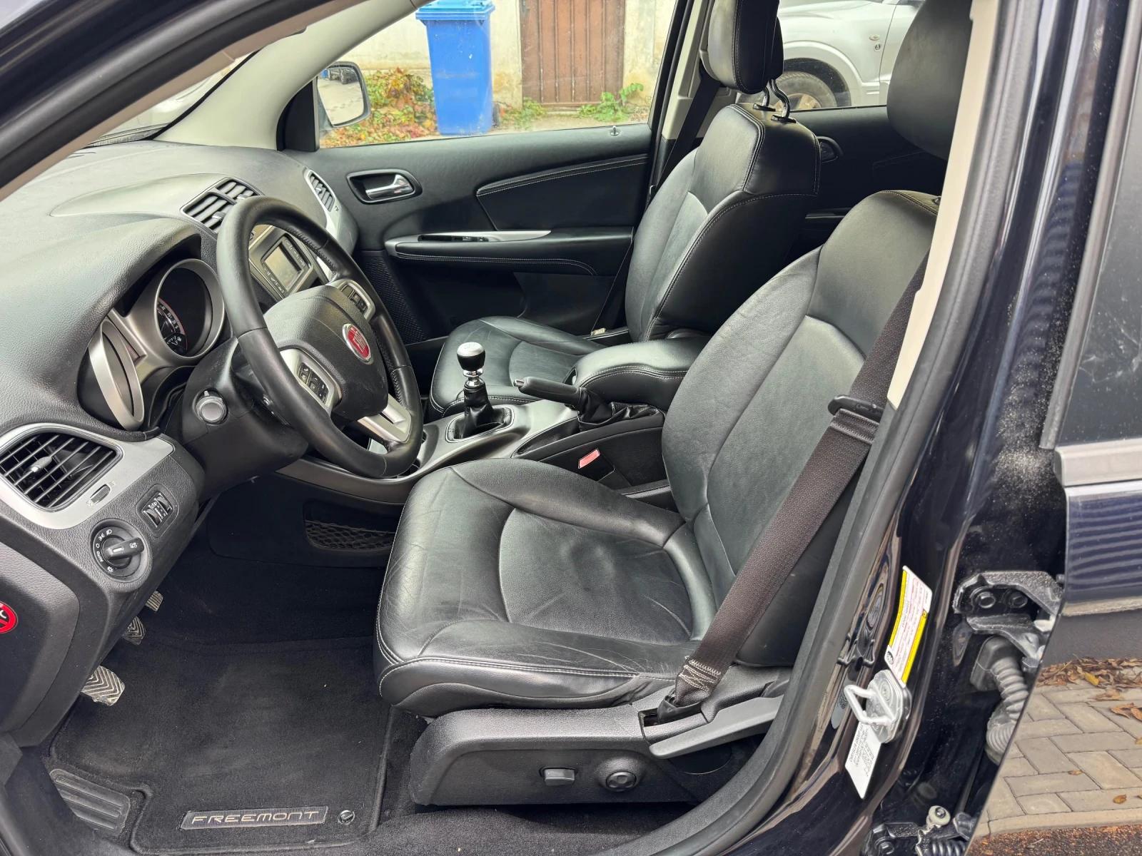 Fiat Freemont КОЖА* ПОДГРЕВ* 6+ 1* 2012г* 2.0jtd 140hp* KEYLESS  - изображение 4