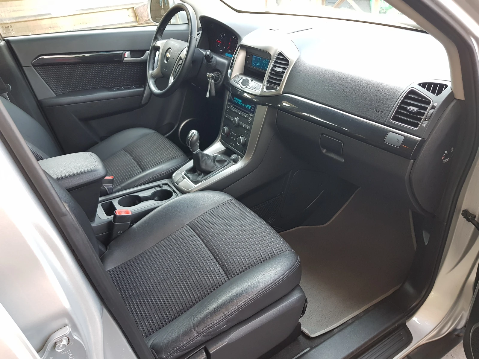 Chevrolet Captiva 2.2 CDTI-163 k.c. FACELIFT 6 скорости / 7 места | Mobile.bg — изображение 9