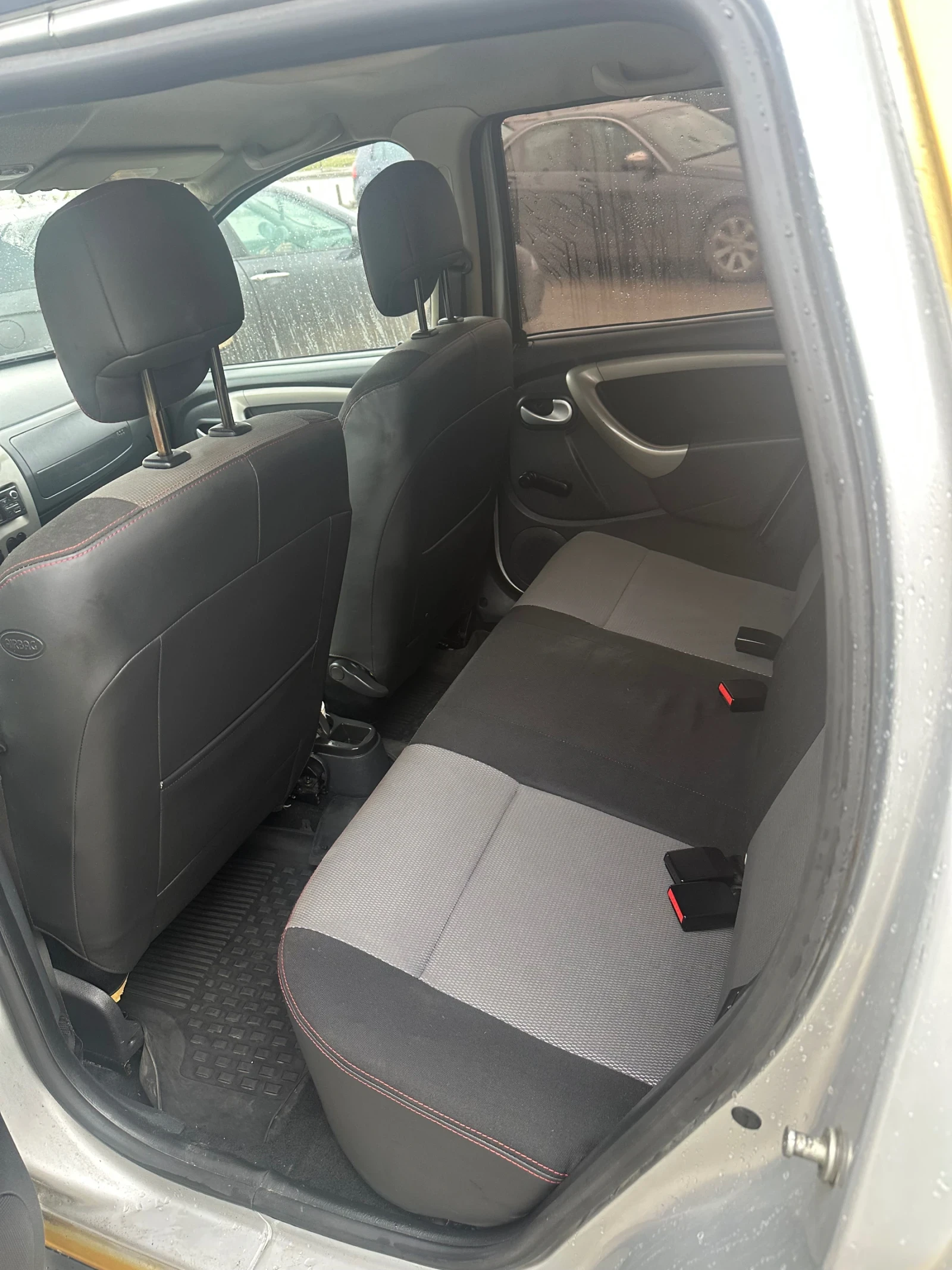 Dacia Duster, снимка 9 - Автомобили и джипове - 52511118