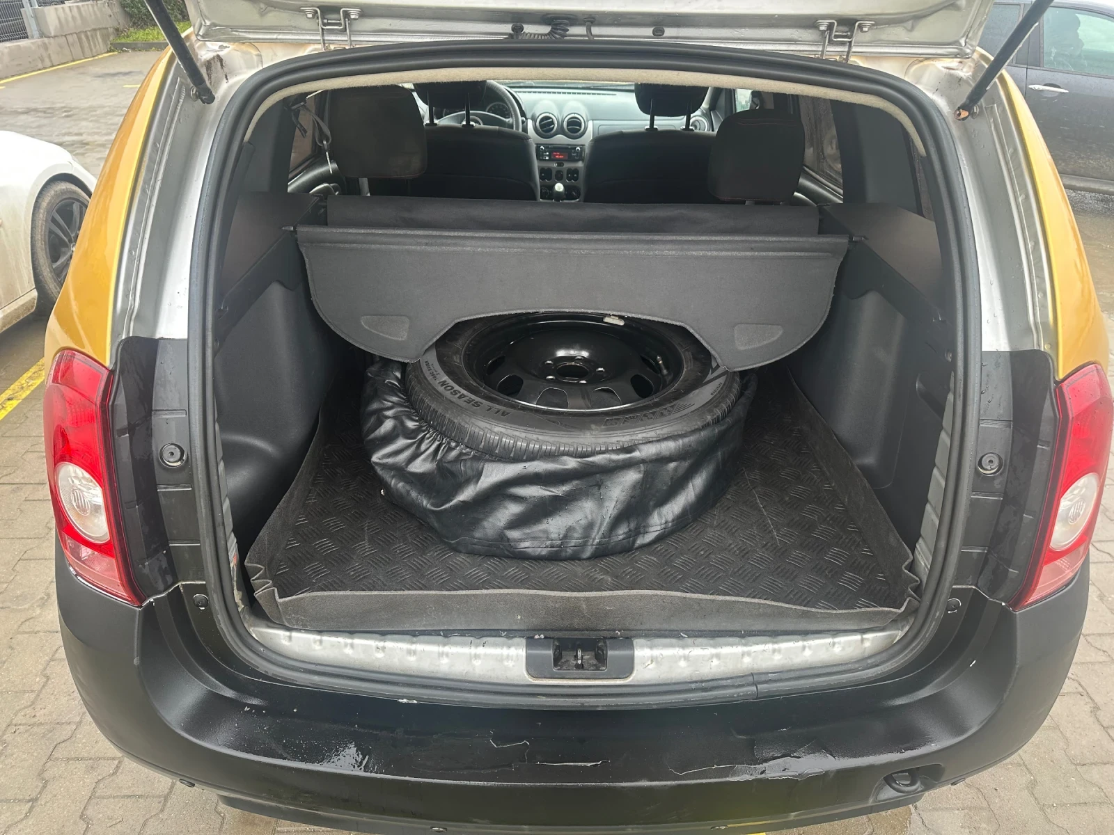 Dacia Duster, снимка 3 - Автомобили и джипове - 52511118