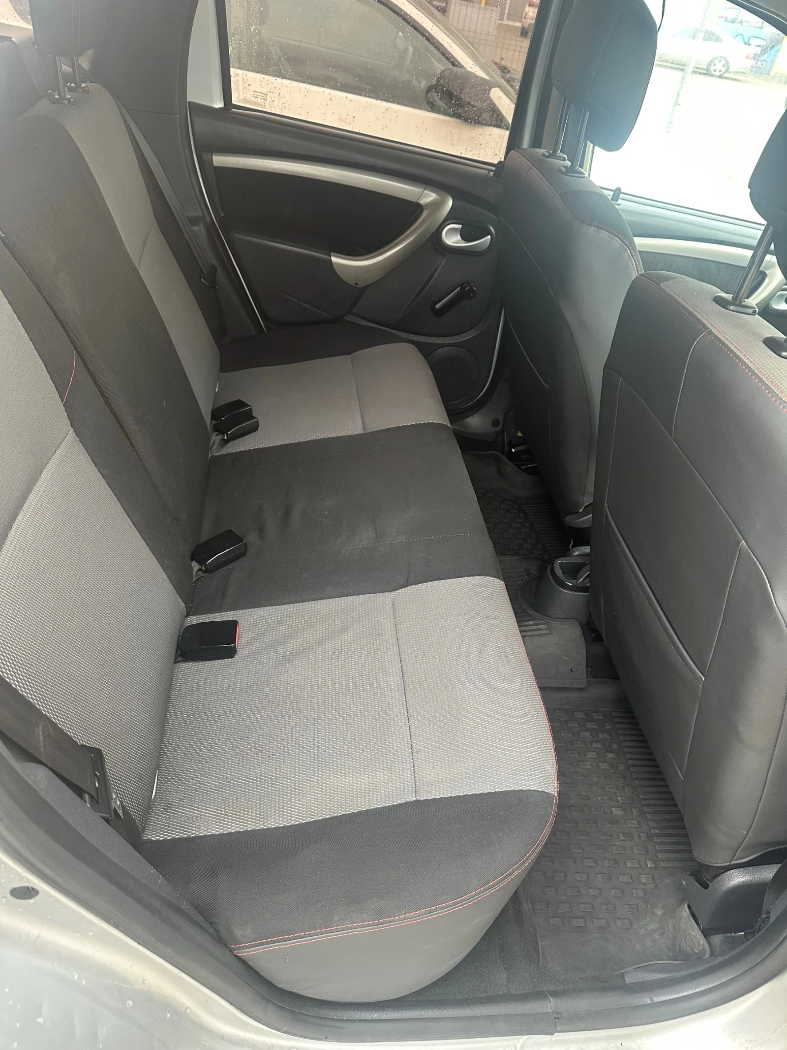 Dacia Duster, снимка 8 - Автомобили и джипове - 52511118