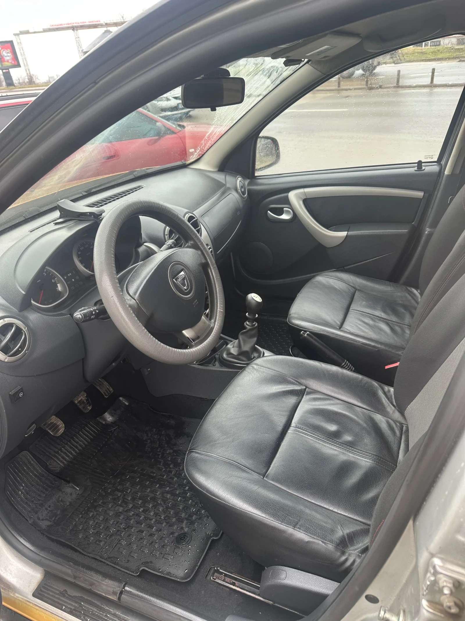 Dacia Duster, снимка 2 - Автомобили и джипове - 52511118