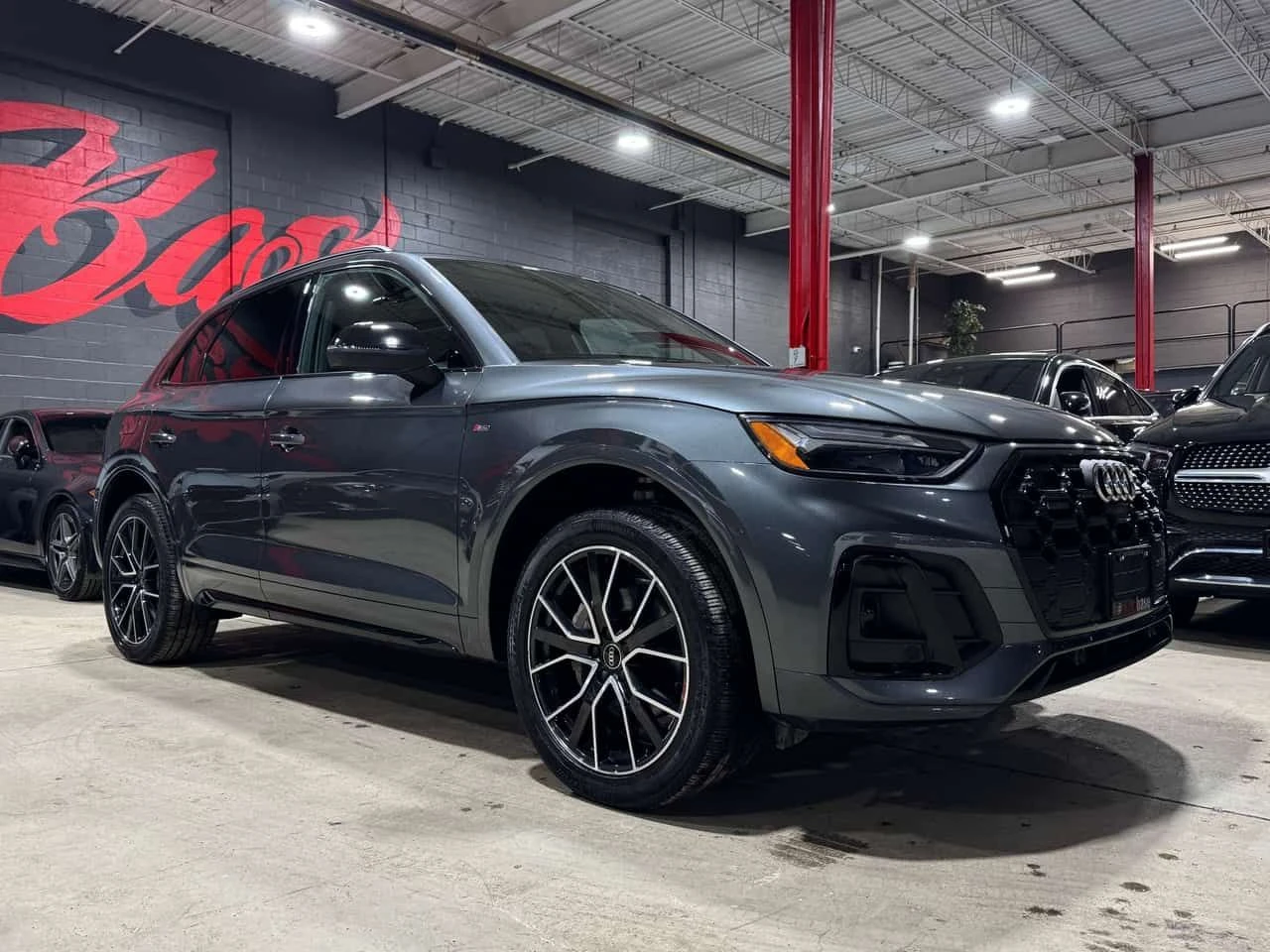 Audi Q5 * Дистроник * Панорама * 360 камери * 