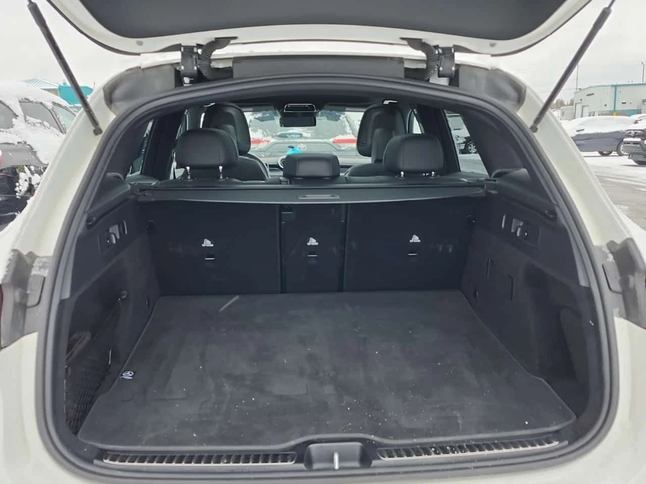 Mercedes-Benz GLC 300 CARFAX/ПАНОРАМА/ДИСТРОНИК, снимка 11 - Автомобили и джипове - 54084619