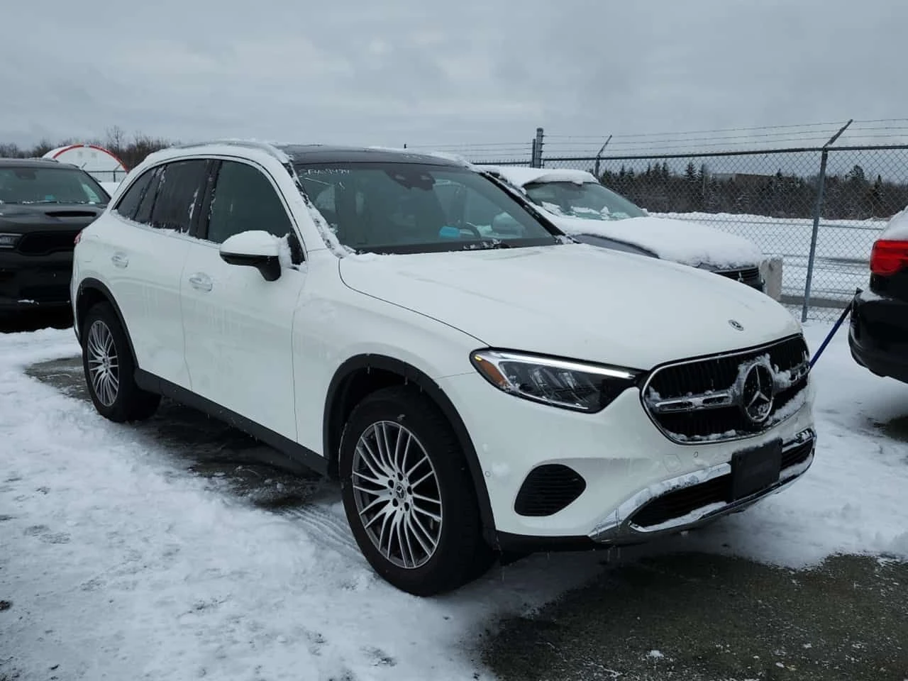 Mercedes-Benz GLC 300 CARFAX/ПАНОРАМА/ДИСТРОНИК, снимка 2 - Автомобили и джипове - 54084619