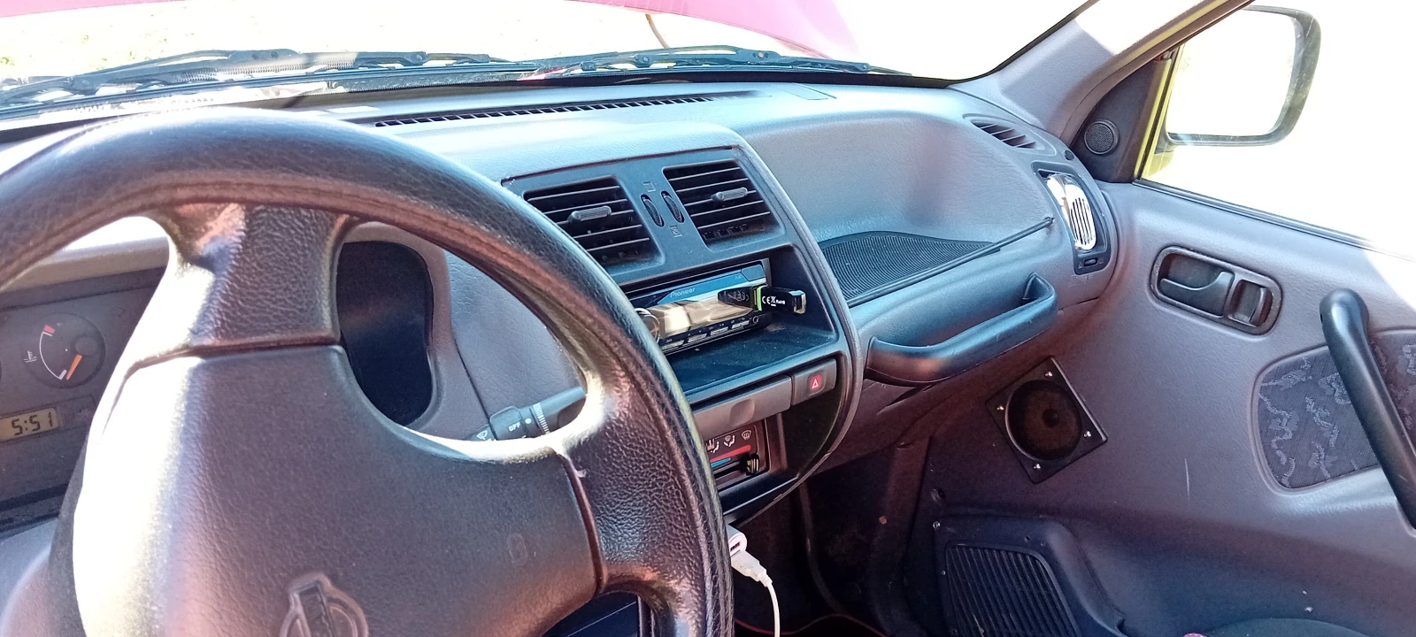 Nissan Terrano, снимка 13 - Автомобили и джипове - 54222834