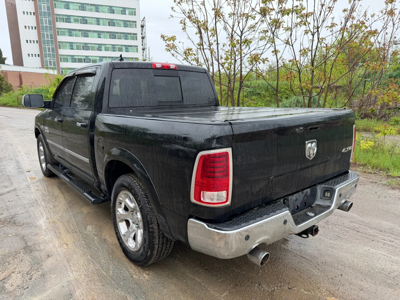 Dodge RAM 1500 5.7 Hemi Laramie, снимка 4 - Автомобили и джипове - 54371163