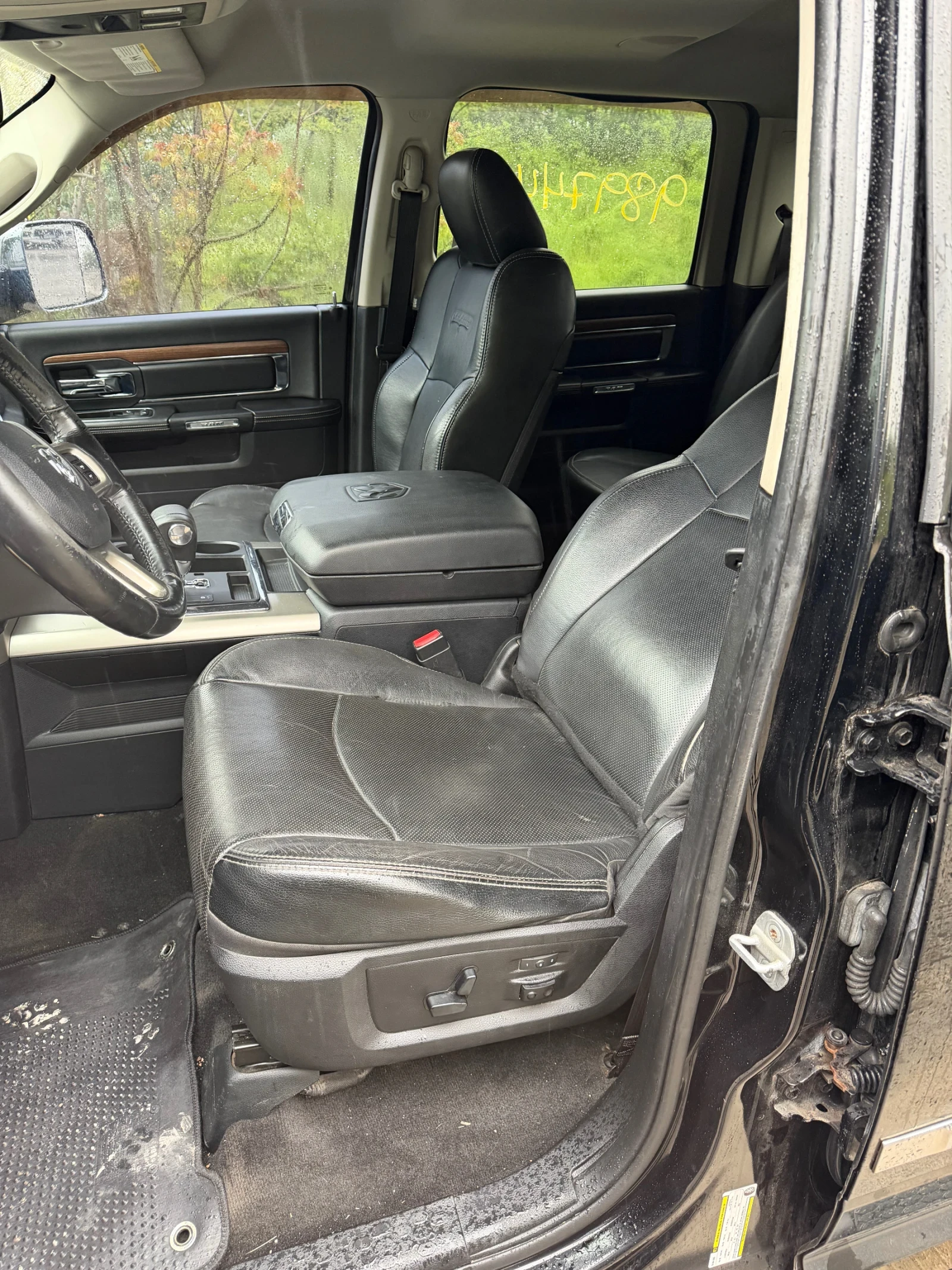 Dodge RAM 1500 5.7 Hemi Laramie, снимка 10 - Автомобили и джипове - 54371163