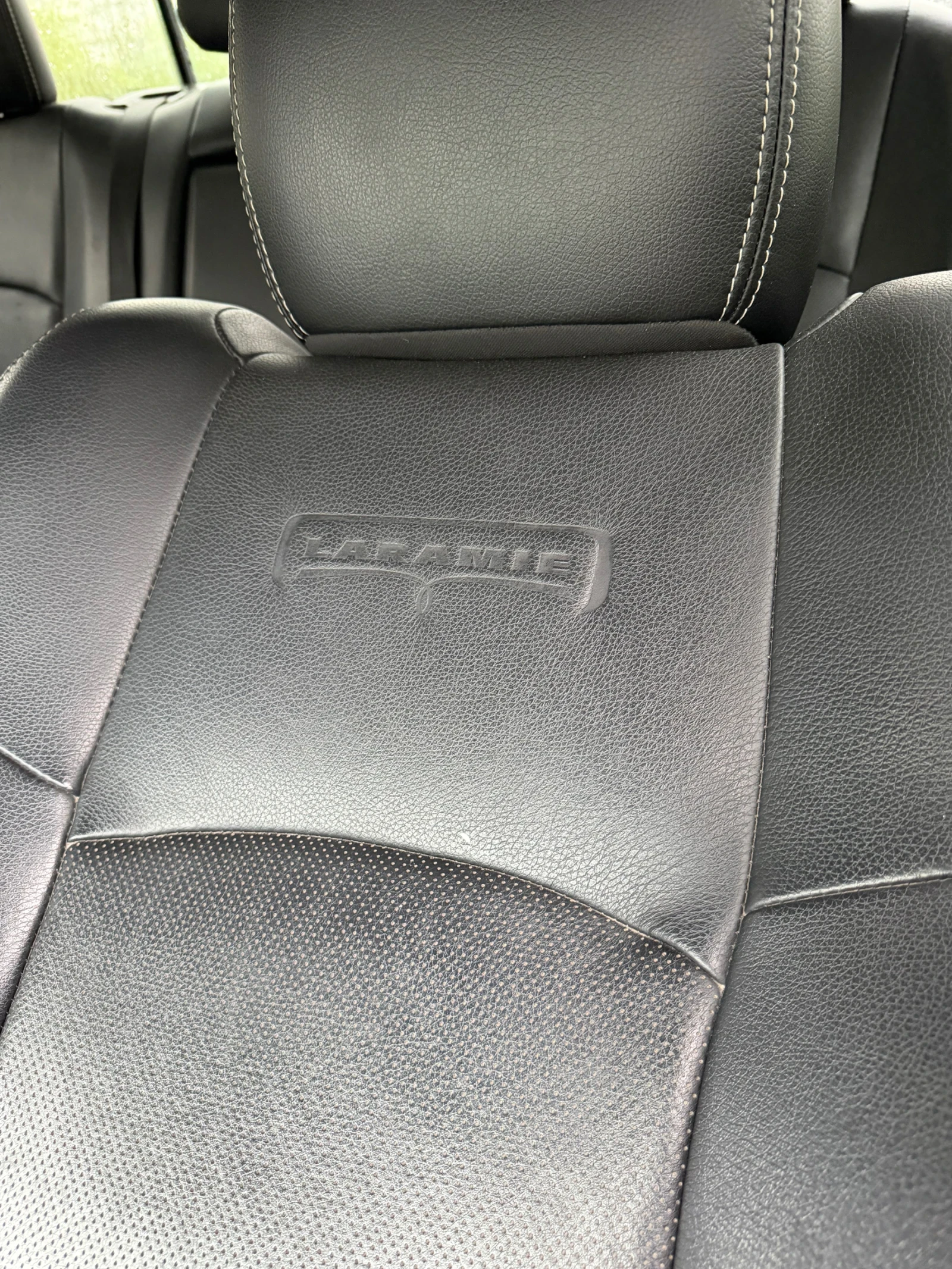 Dodge RAM 1500 5.7 Hemi Laramie, снимка 11 - Автомобили и джипове - 54371163