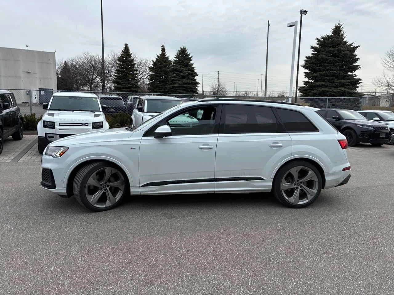 Audi Q7 * Technik * DISTRONIC* ОБДУХВАНЕ* BANG&OLUFSEN* , снимка 2 - Автомобили и джипове - 54635473