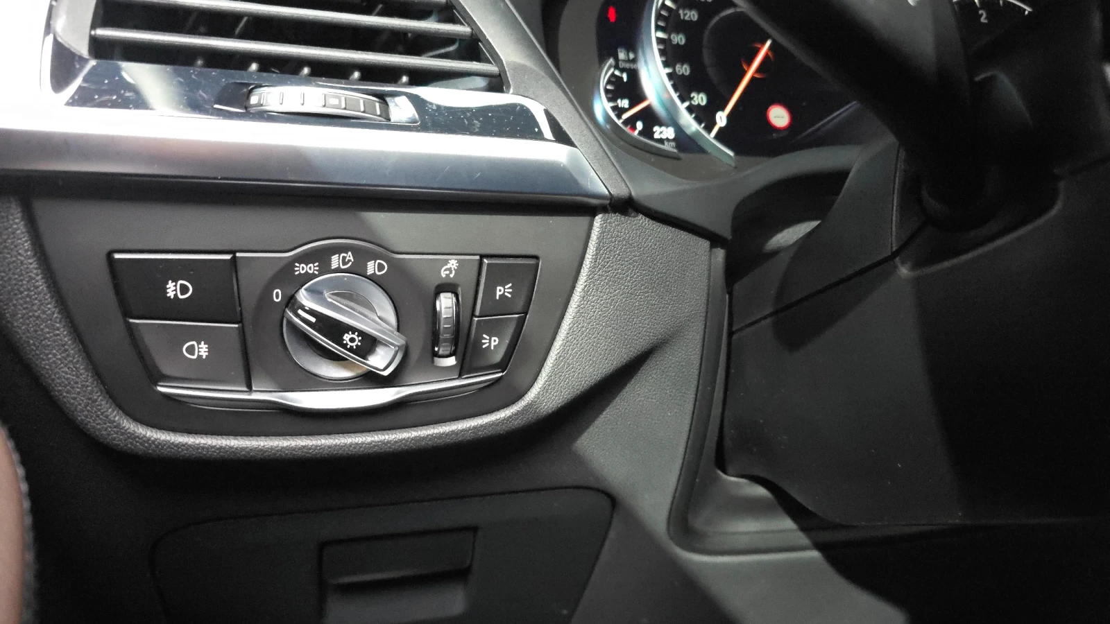 BMW X4 xDrive M40d | HUD | 360  Камера | DISTRONIC, снимка 14 - Автомобили и джипове - 55105703