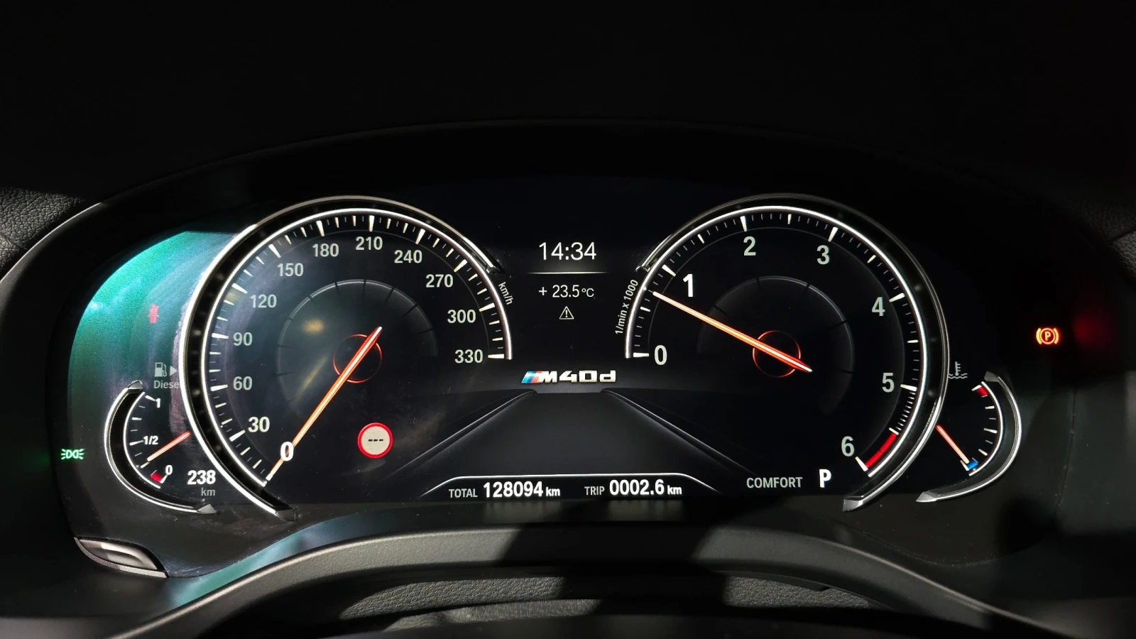 BMW X4 xDrive M40d | HUD | 360  Камера | DISTRONIC, снимка 9 - Автомобили и джипове - 55105703