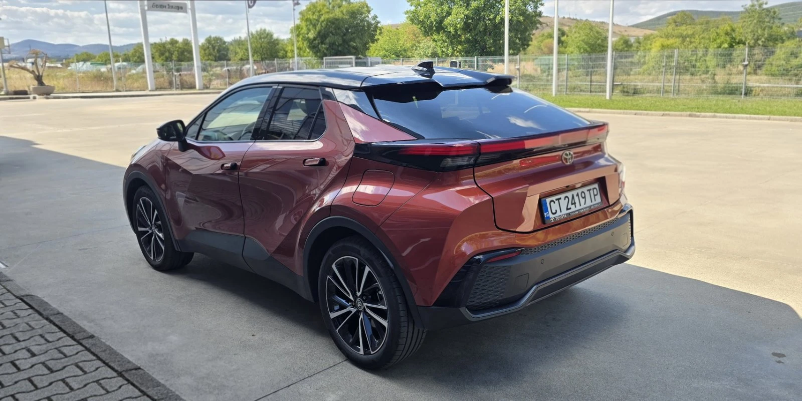 Toyota C-HR CLASSY 2.0 PHEV, снимка 6 - Автомобили и джипове - 56118225