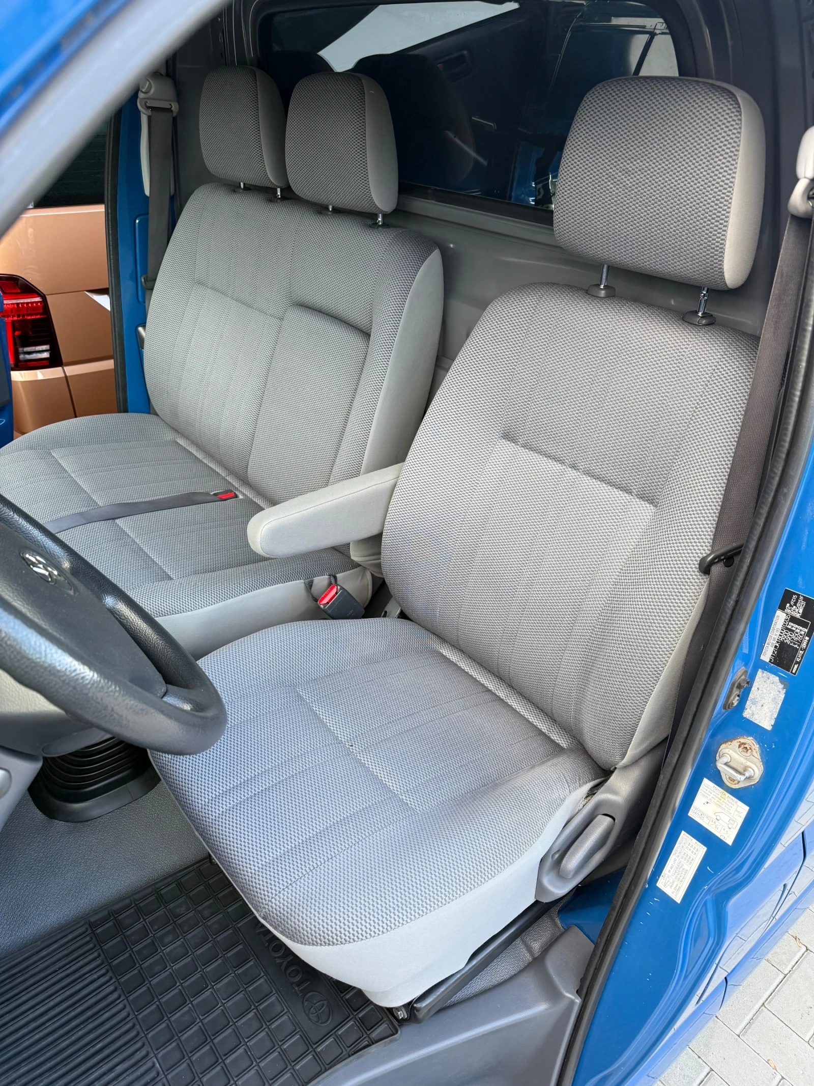 Toyota Hiace 4x4 klima - изображение 8