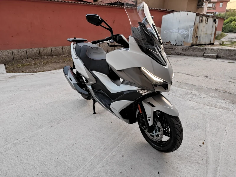 Kymco Xciting VS400, TCS+ ABS, снимка 2 - Мотоциклети и мототехника - 53493275