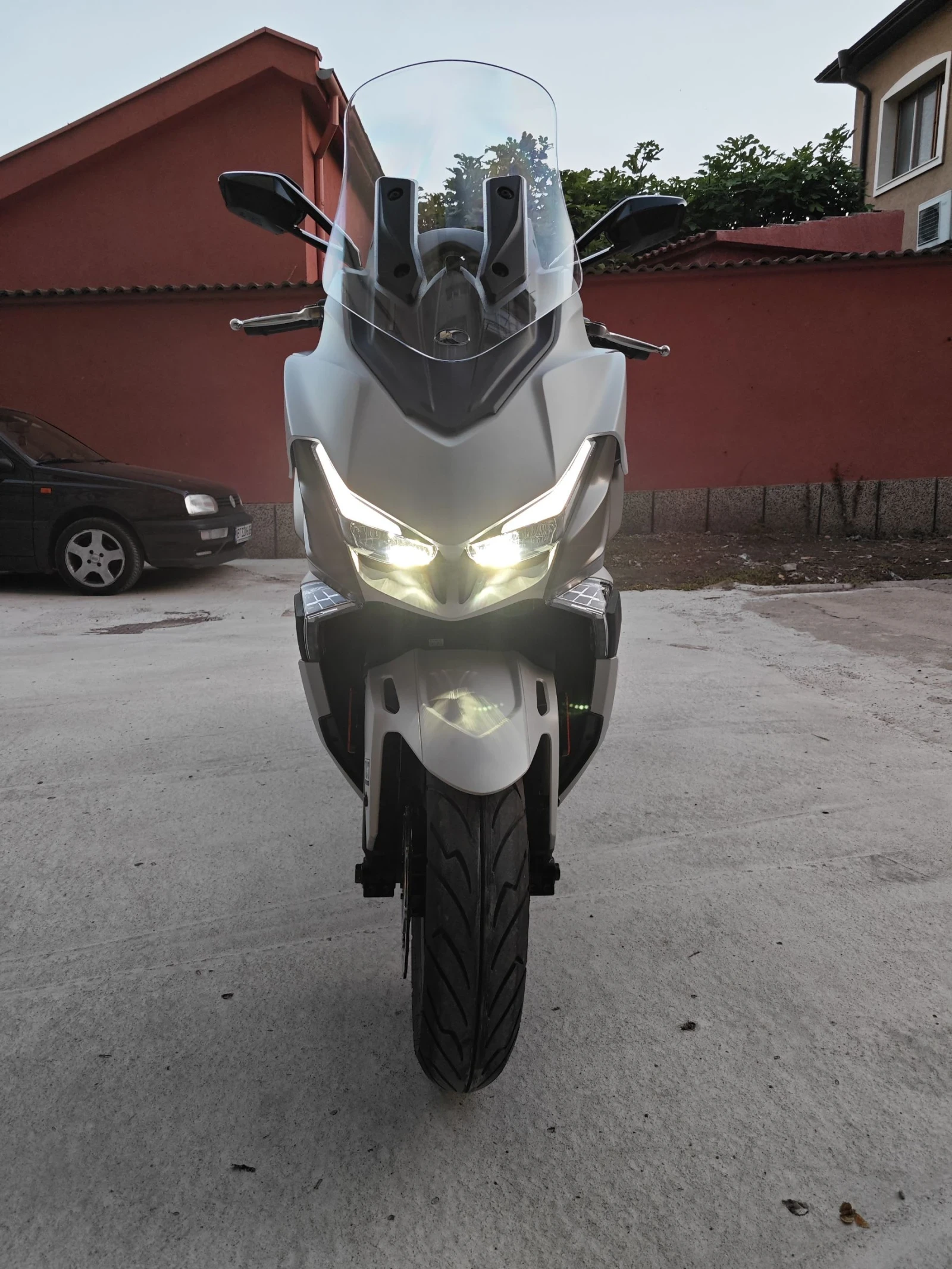 Kymco Xciting VS400, TCS+ ABS, снимка 13 - Мотоциклети и мототехника - 53493275