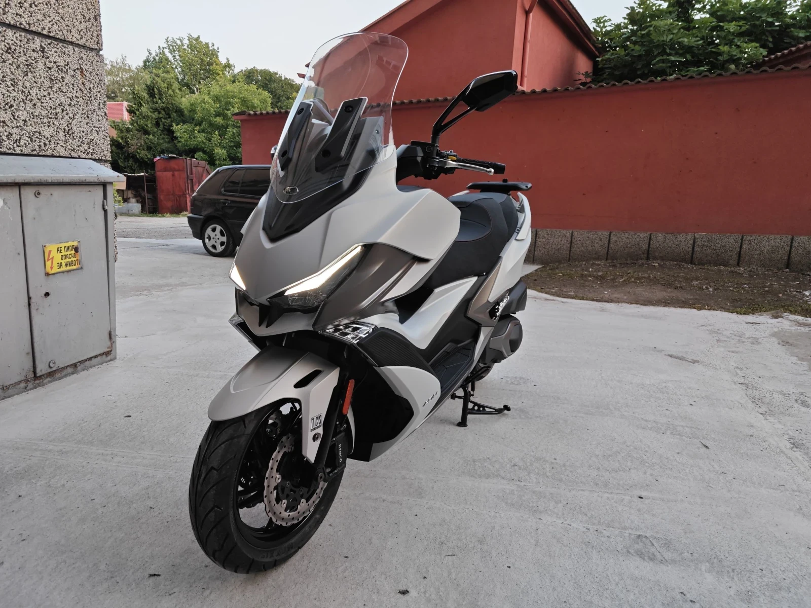 Kymco Xciting VS400, TCS+ ABS