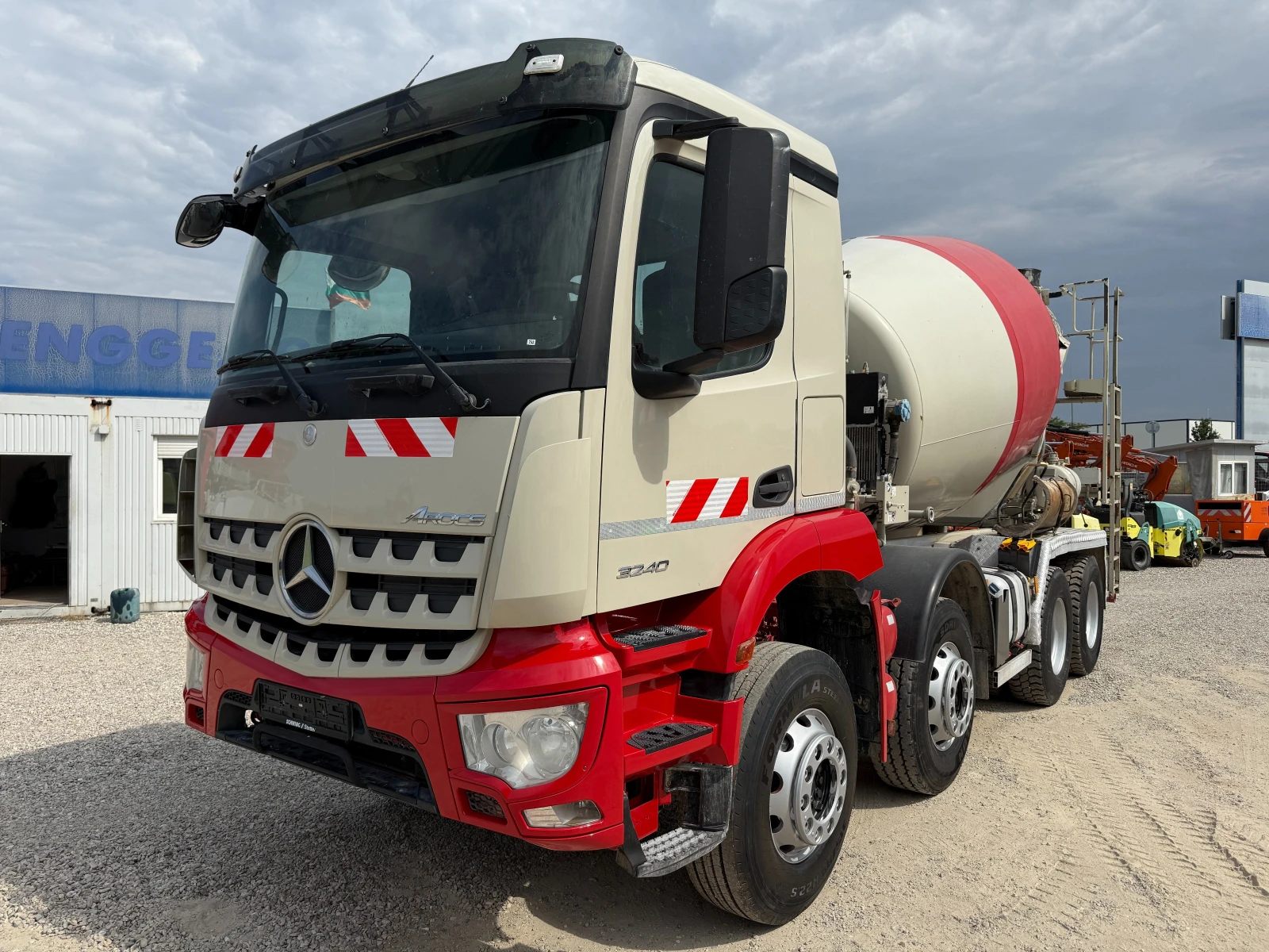Бетон миксер Mercedes Arocs 3240 - изображение 2
