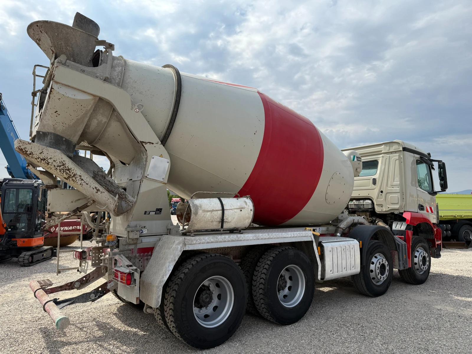 Бетон миксер Mercedes Arocs 3240 - изображение 9