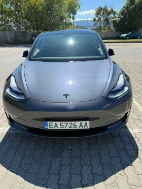 ������ Tesla Model 3