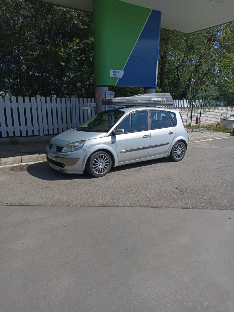 Renault Scenic, снимка 5 - Автомобили и джипове - 46060226