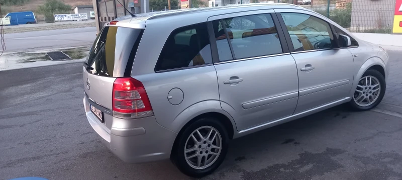 Opel Zafira, снимка 4 - Автомобили и джипове - 47111552