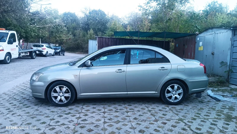 Toyota Avensis 2.0, снимка 4 - Автомобили и джипове - 47427332