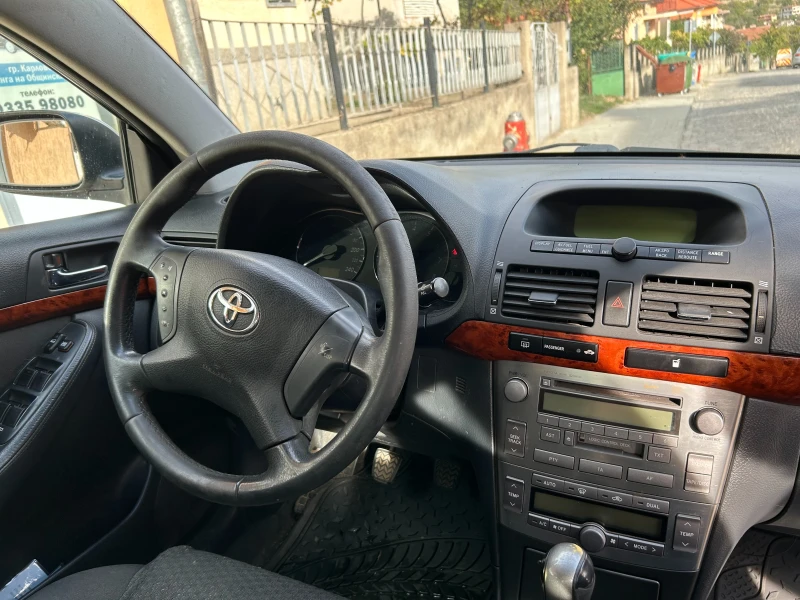 Toyota Avensis 2.0 Бензин, снимка 5 - Автомобили и джипове - 47558286