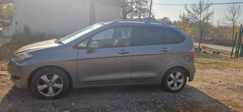 Honda Fr-v, снимка 2 - Автомобили и джипове - 48092628