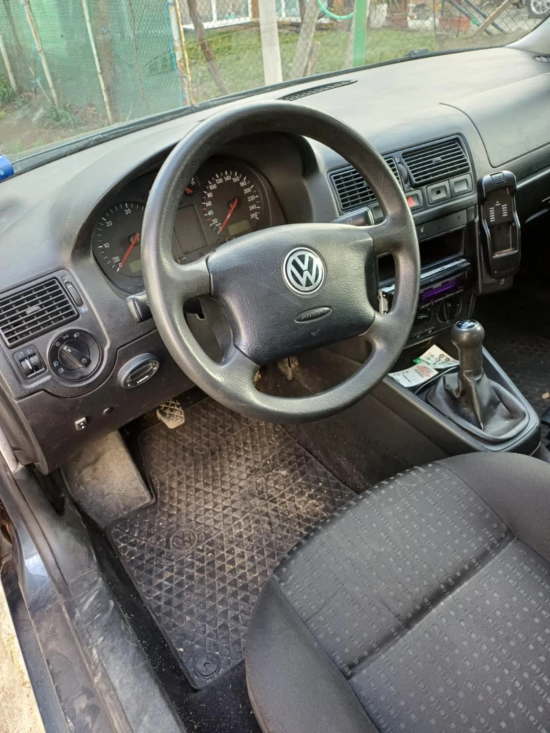 VW Golf, снимка 4 - Автомобили и джипове - 49005707