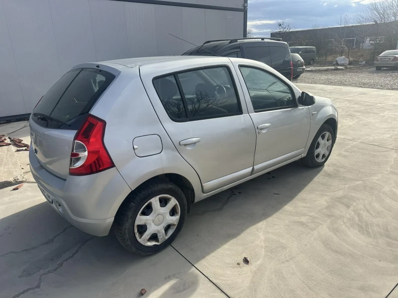 Dacia Sandero, снимка 4 - Автомобили и джипове - 49564192