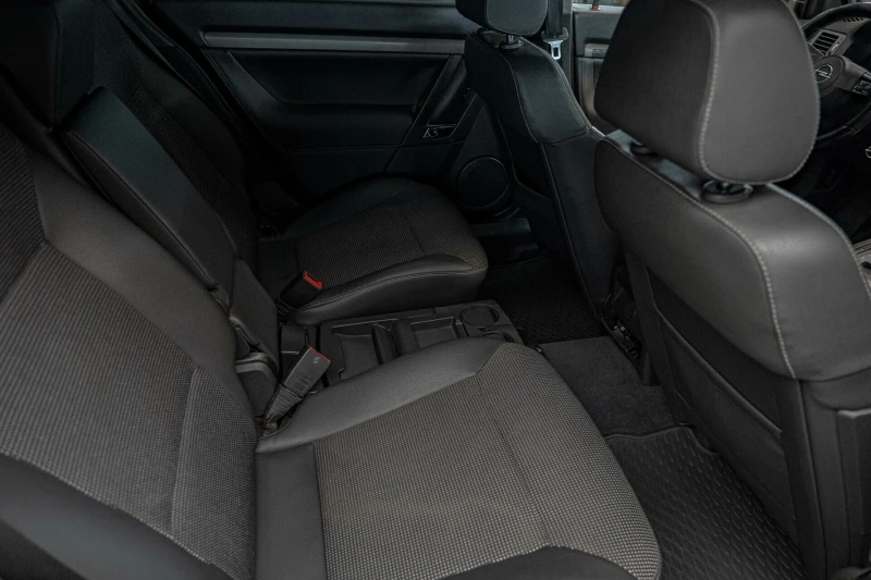 Opel Signum 1.9 CDTI 16V/Cosmo/OPC LINE/Подгрев/Solar Protect, снимка 9 - Автомобили и джипове - 51278314