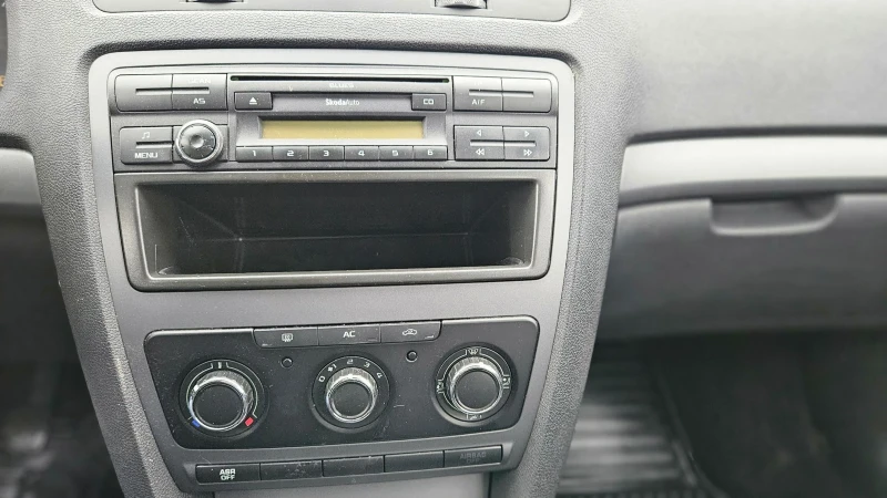 Skoda Octavia, снимка 10 - Автомобили и джипове - 52997289