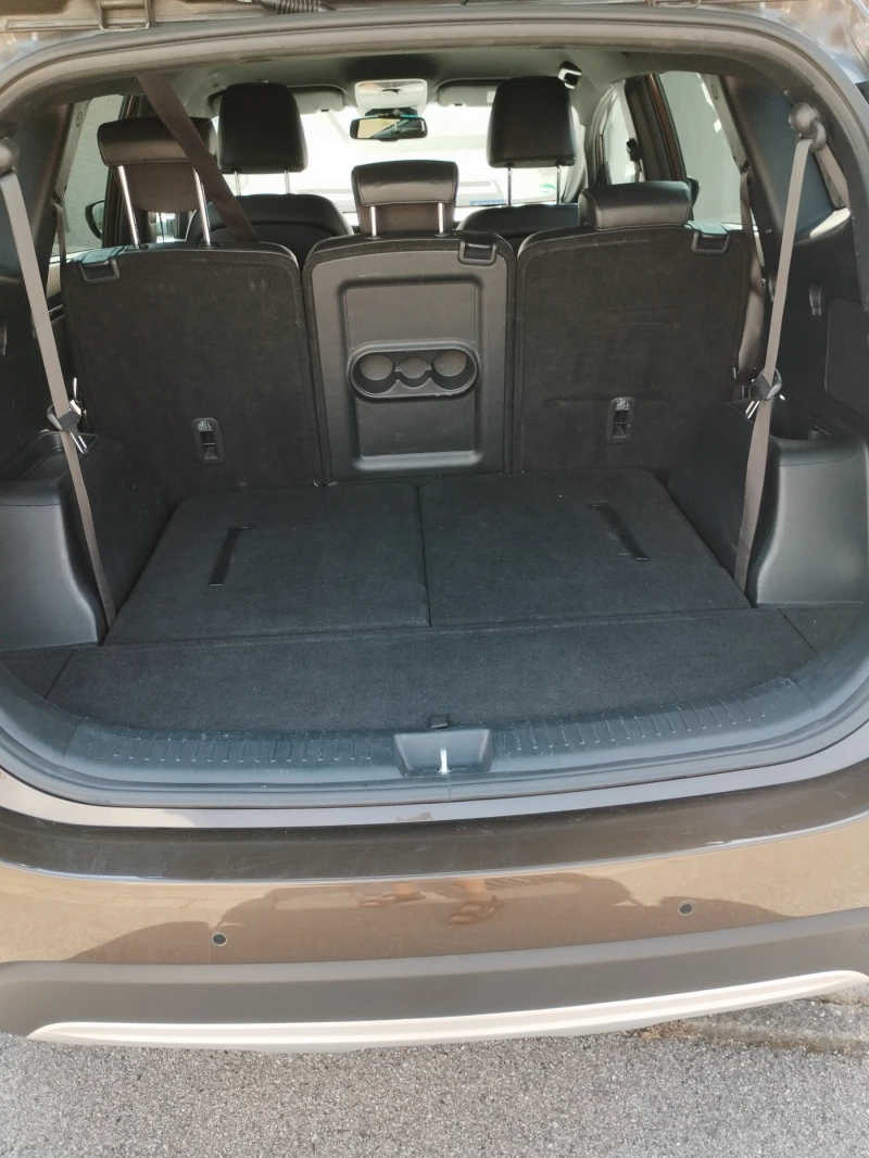 Kia Carens 1.7, снимка 15 - Автомобили и джипове - 53024512