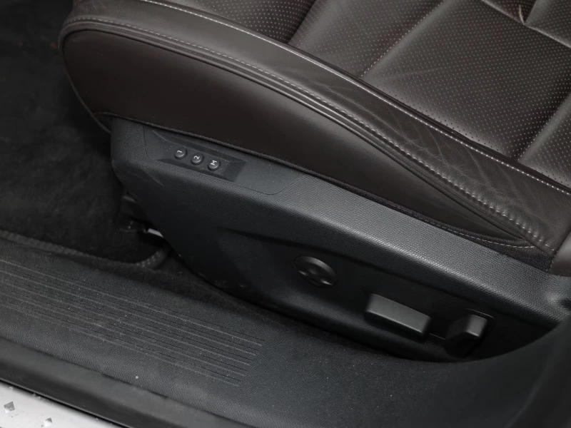 DS DS 4 1.6PHEV/224HP/RIVOLI/FOCAL/MEMO/CAM/HUD/812g, снимка 12 - Автомобили и джипове - 53570346