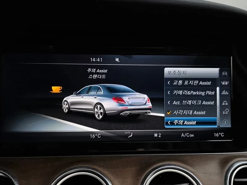 Mercedes-Benz E 220 4Matic Avantgarde - САМО 30% АВАНС, снимка 16 - Автомобили и джипове - 55926897
