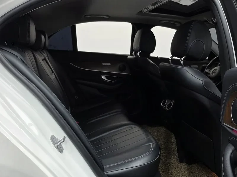 Mercedes-Benz E 220 4Matic Avantgarde - САМО 30% АВАНС, снимка 12 - Автомобили и джипове - 55926897