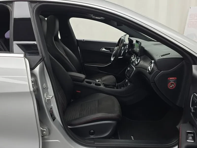 Mercedes-Benz CLA 250  4Matic, снимка 11 - Автомобили и джипове - 56667073