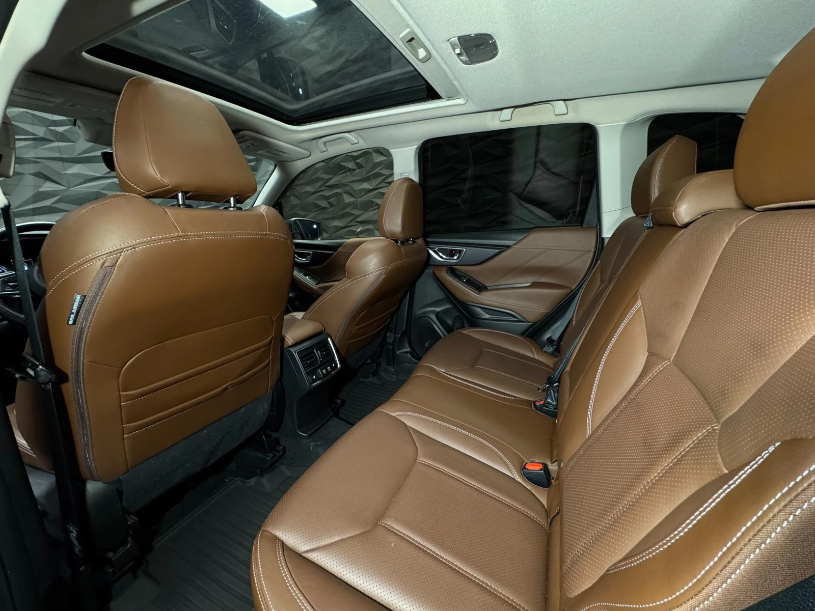 Subaru Forester 2.5i Premier H&K* Camera* AHV - изображение 8