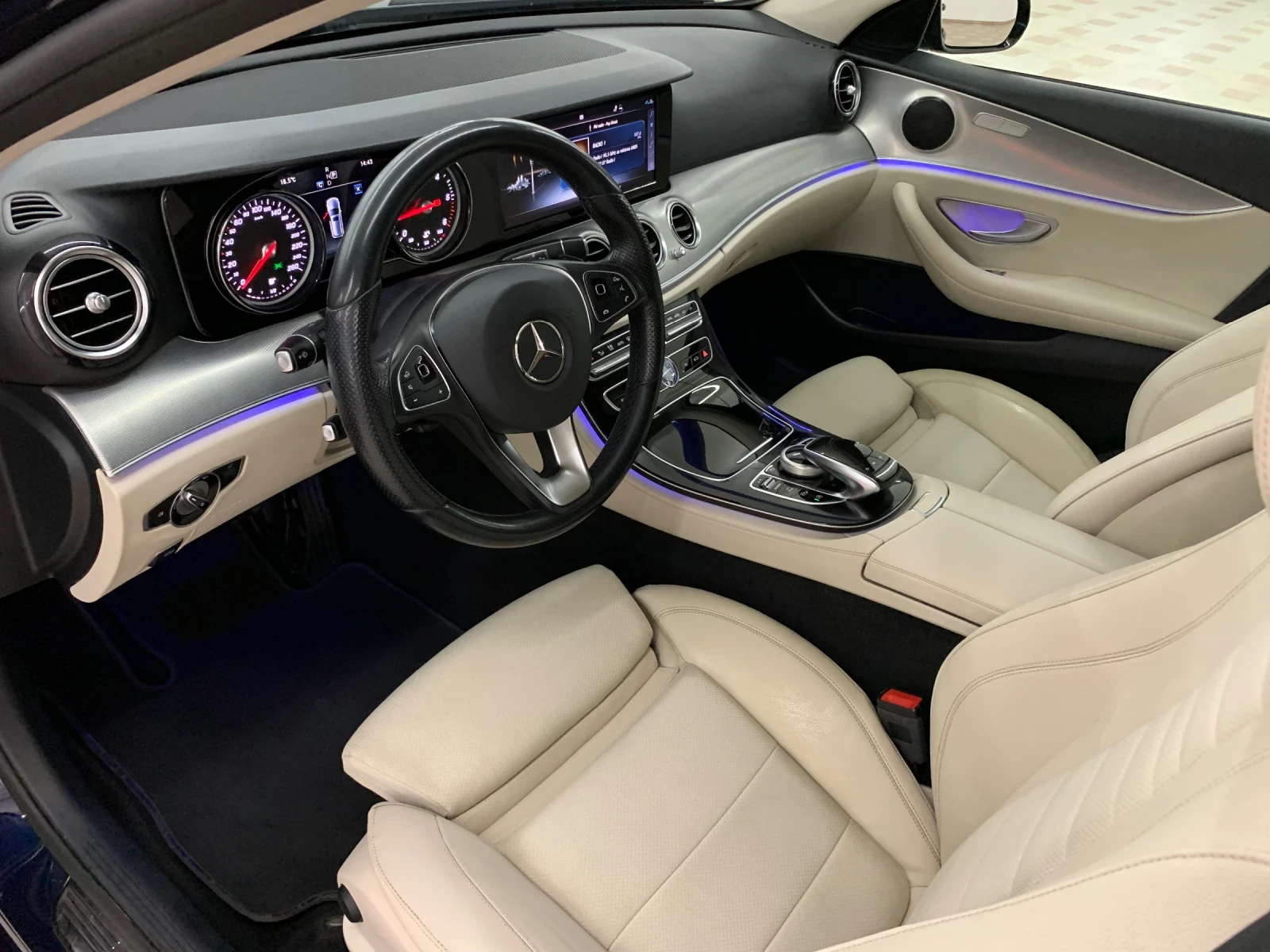 Mercedes-Benz E 220 4-MATIC - изображение 10