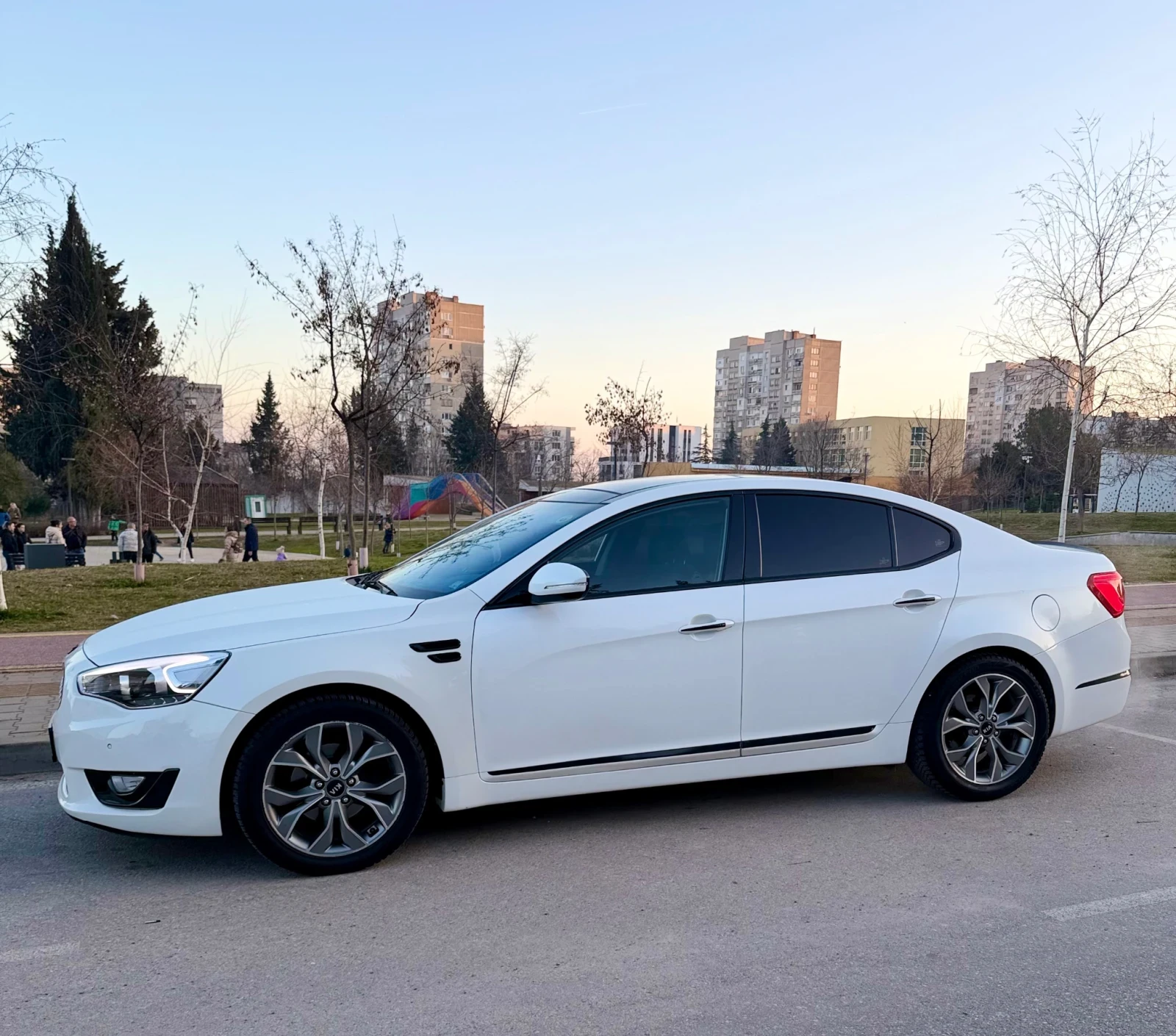 Kia K7 3.0 LPG PRESTIGE Lizing/Panorama/Carplay/TV/Shadow | Mobile.bg � ����������� 2